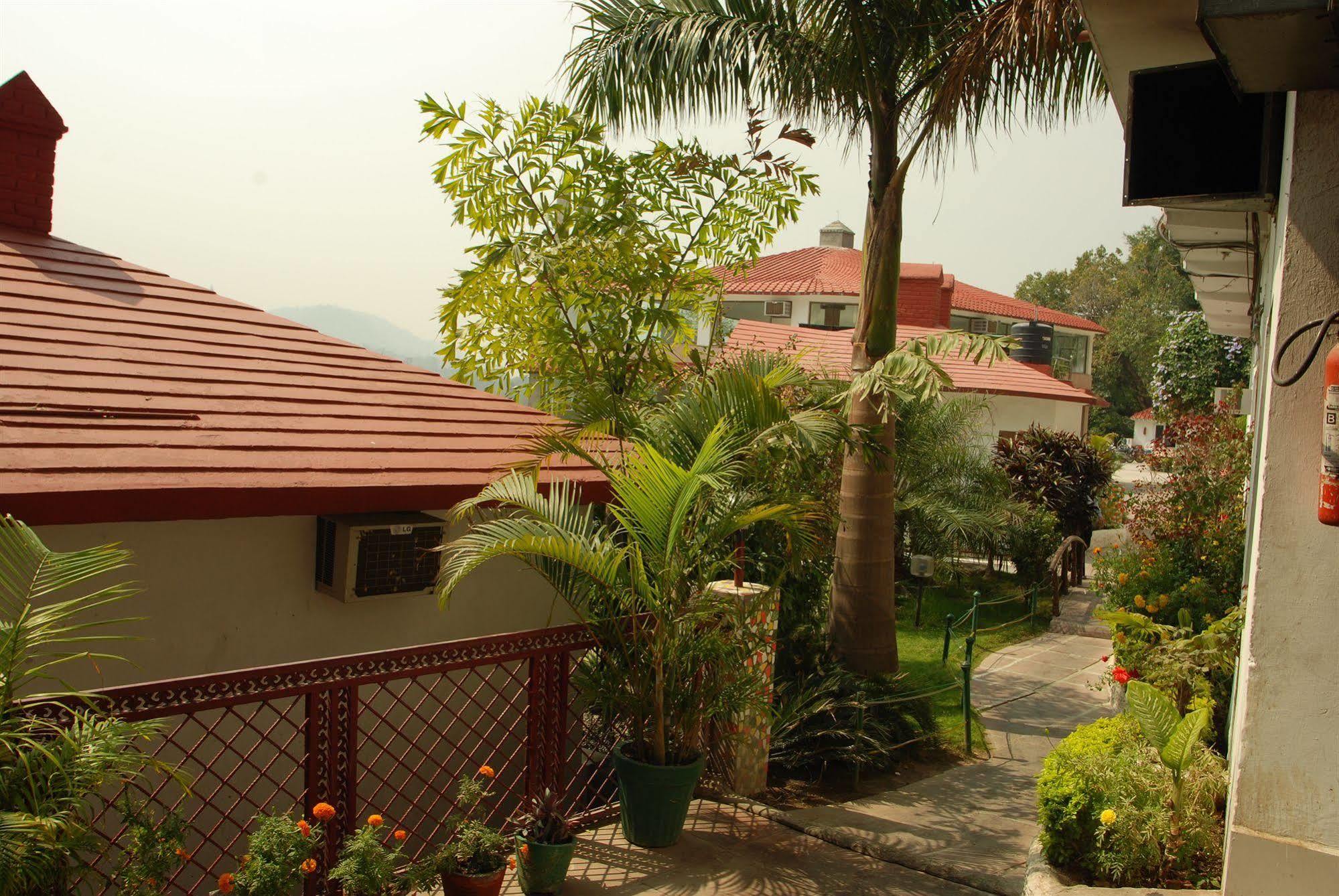 Ganga Beach Resort Rishīkesh Eksteriør bilde